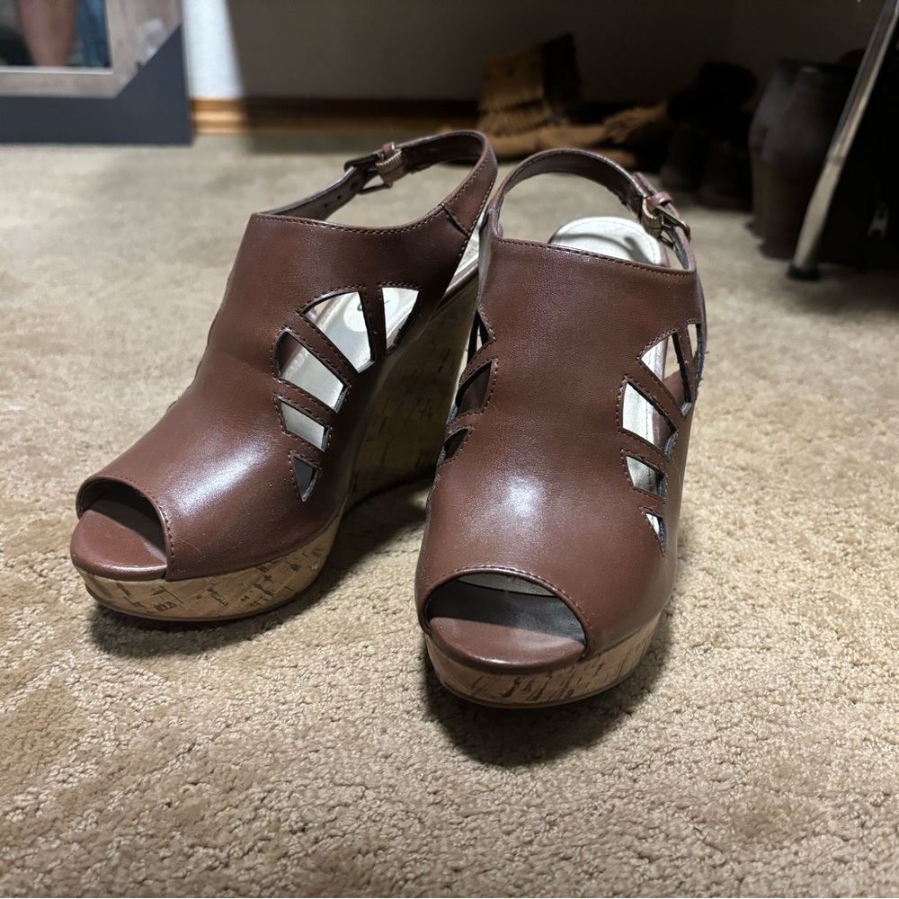 Sbicca cork wedge peep toe sling backs, sz 6.5.